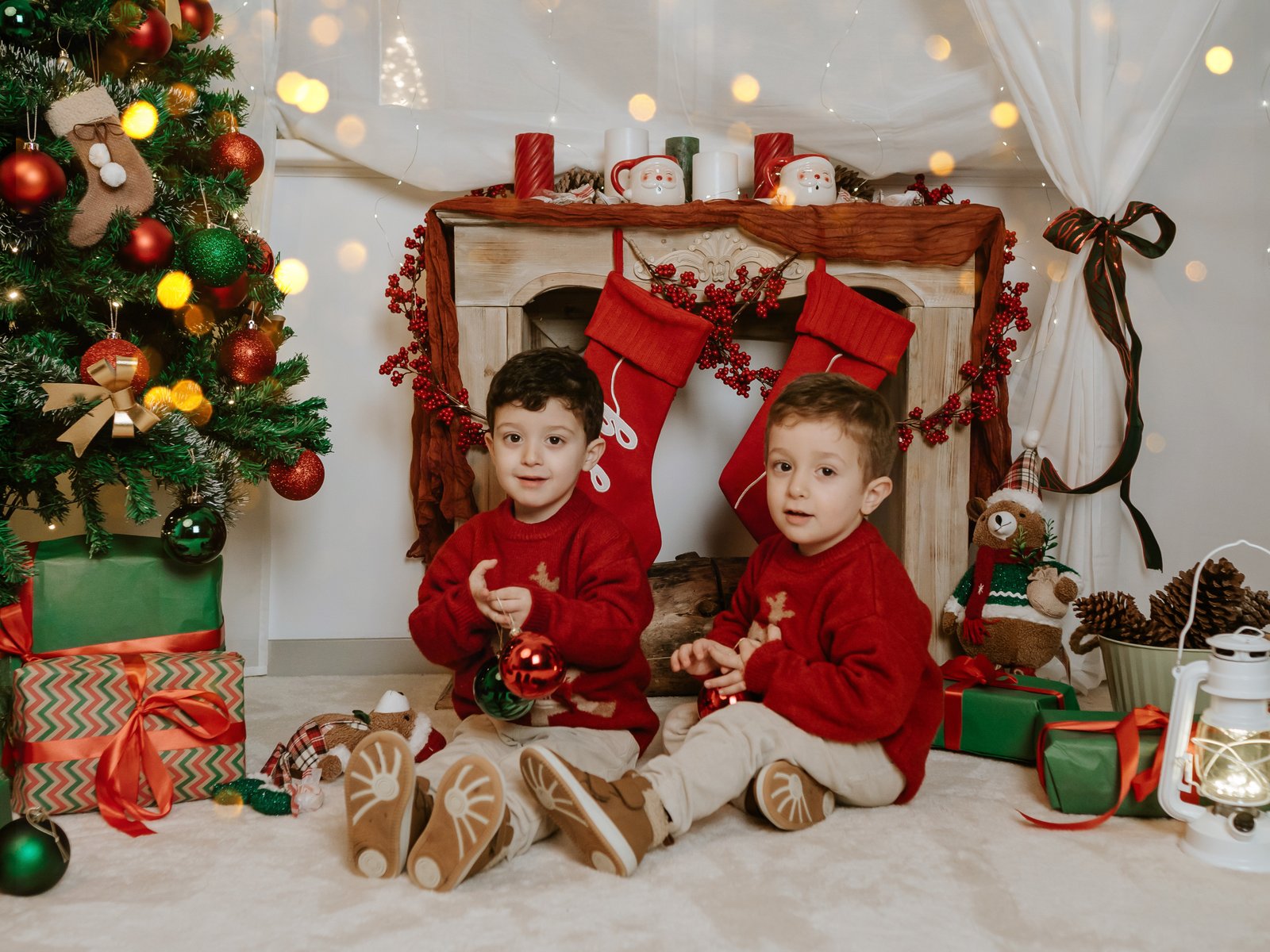 Familia durante una sesión de Navidad en Izadi Estudio